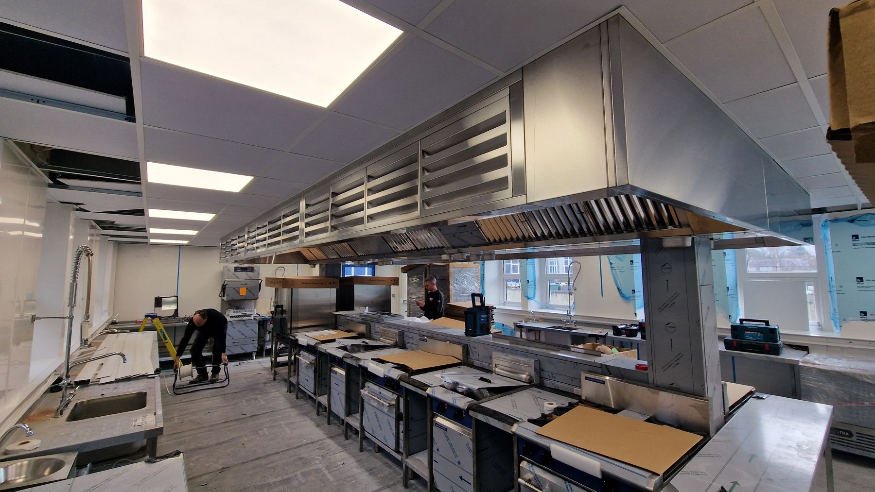 Commercial kitchen electrical installation